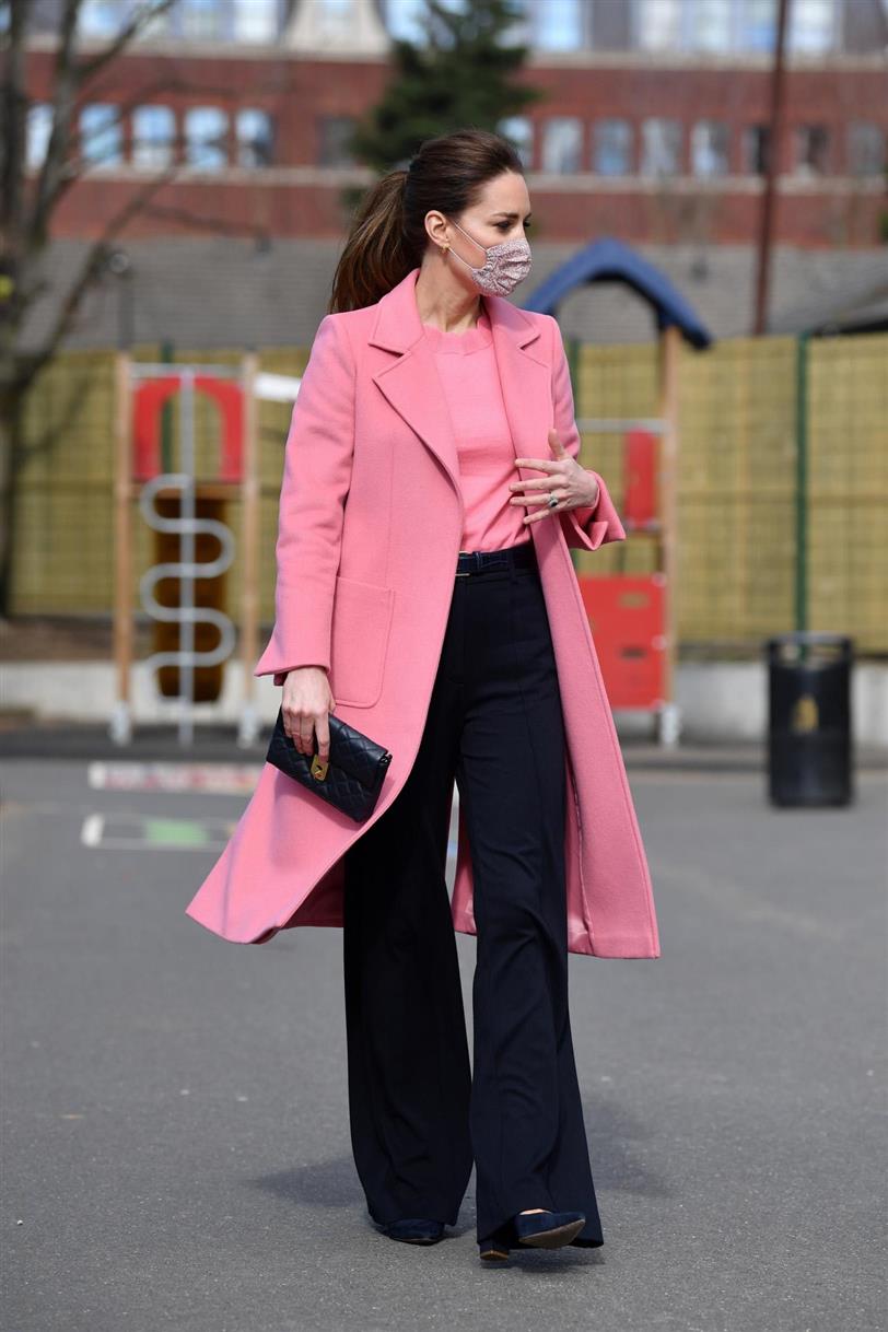 kate-middleton-abrigo-rosa