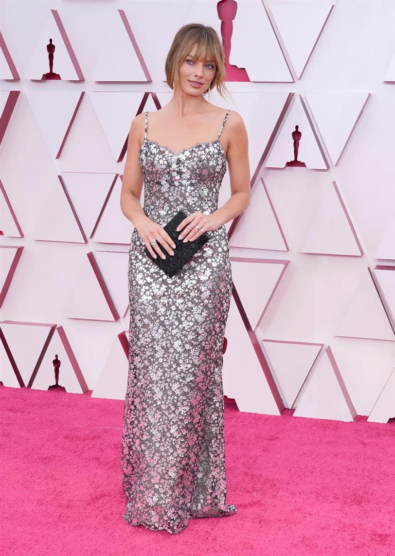 Margot Robbie, con vestido joya de Chanel en los Premios Oscar 2021