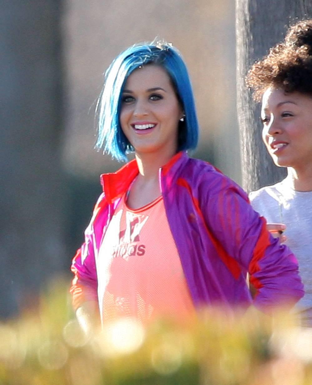 2012, Katy Perry con melenita corta azul