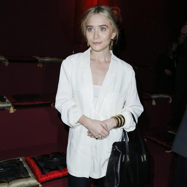Ashley Olsen elige las chanclas de lujo que quedan igual de bien que unas sandalias