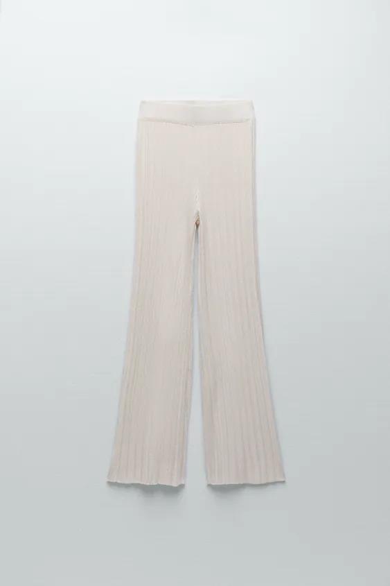 Pantalón de punto, de Zara