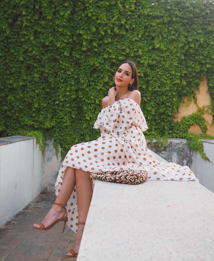 Rocío Osorno, en uno de sus looks de Instagram, con un vestido de lunares de Mango