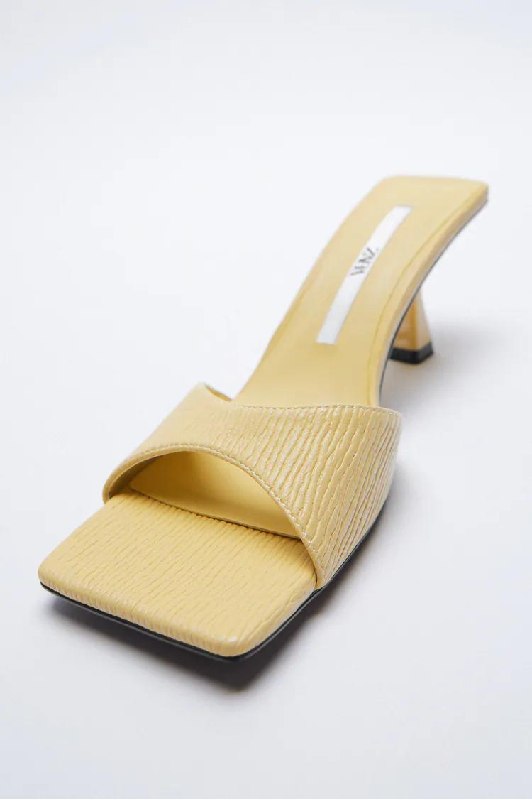 Sandalias de tacón cómodo, de Zara