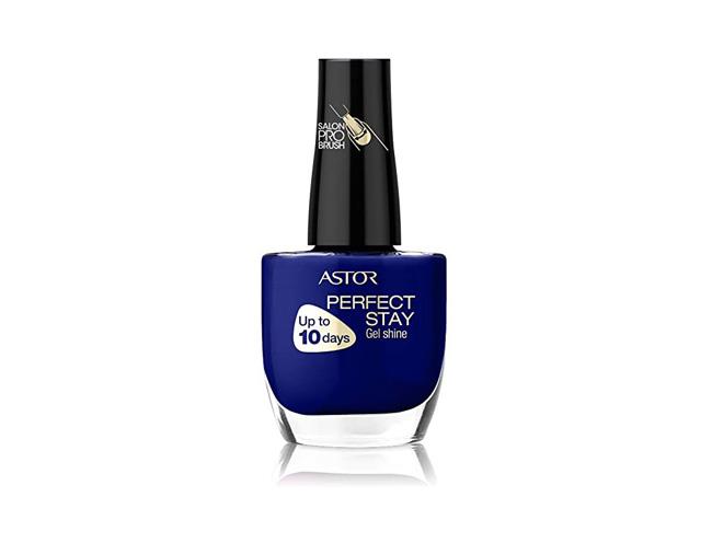 Esmalte de uñas azul marino, de Astor