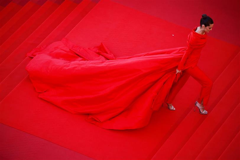 Marta Lozano pisa la alfombra roja de Cannes con un espectacular look de Caprile