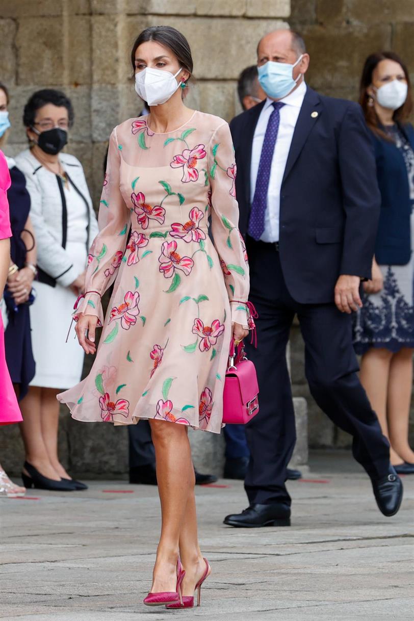 Reina Letizia con vestido de Carolina Herrera