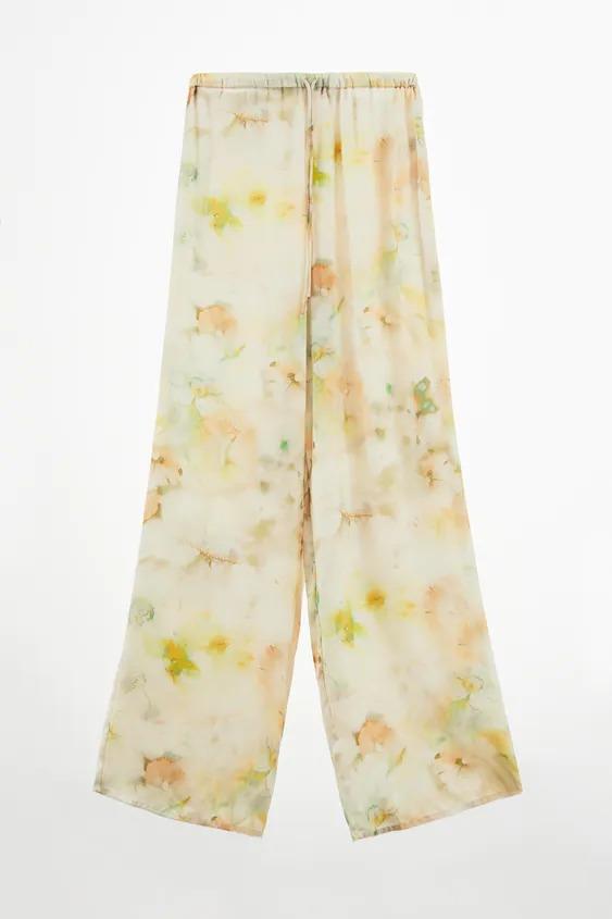 Pantalón de estampado 'tie dye', de Zara
