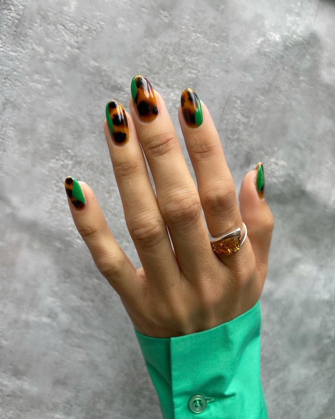 La manicura para uñas largas más arriesgada que triunfa en Instagram