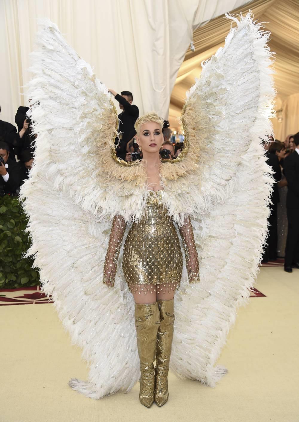 Katy Perry 2018 (Versace) - Fashion and Catholic Imagination