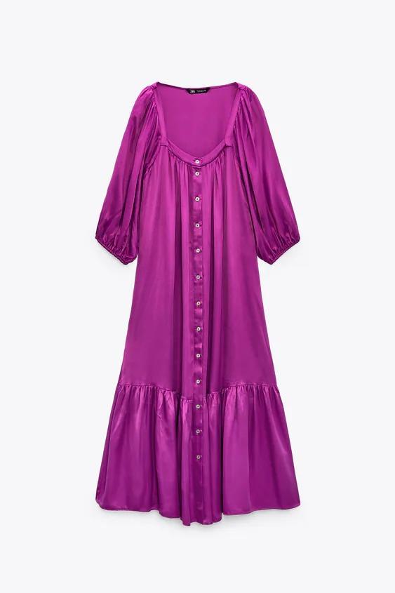 Vestido drapeado violeta, de Zara