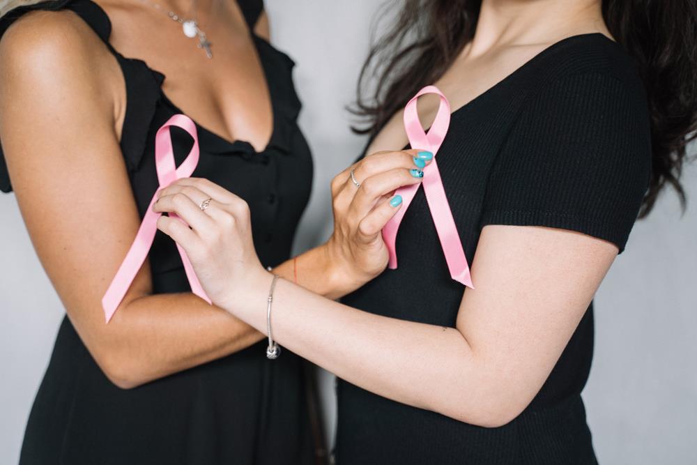 El shopping más solidario: las marcas que colaboran con la lucha contra el cáncer de mama