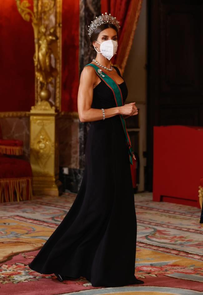 Reina Letizia y su vestido negro