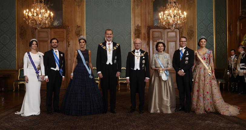 La reina Letizia en Suecia, de H&M, en una cena de gala con la familia real sueca