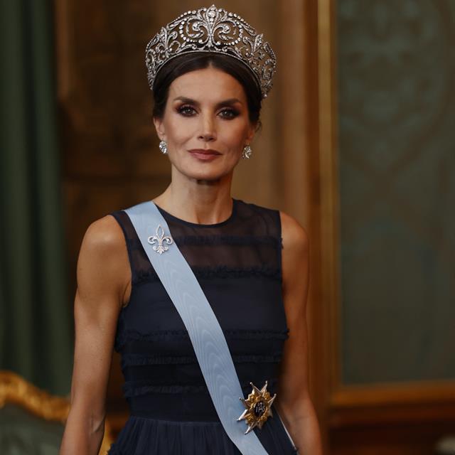La reina Letizia deslumbra de gala con un vestido de H&M que ya había llevado Victoria de Suecia 