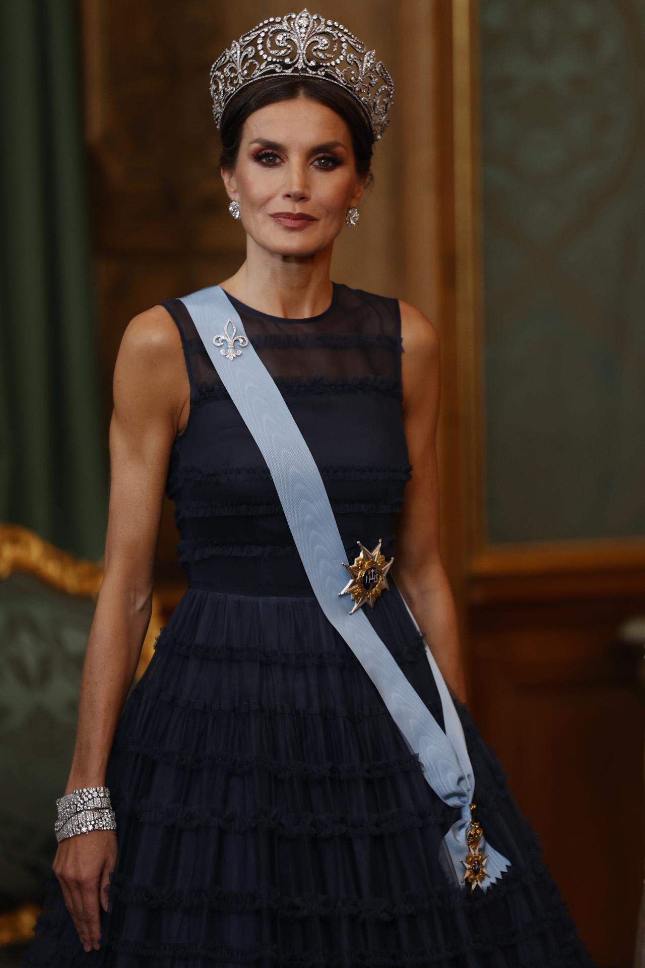 La reina Letizia homenajea a Suecia vestida de H&M