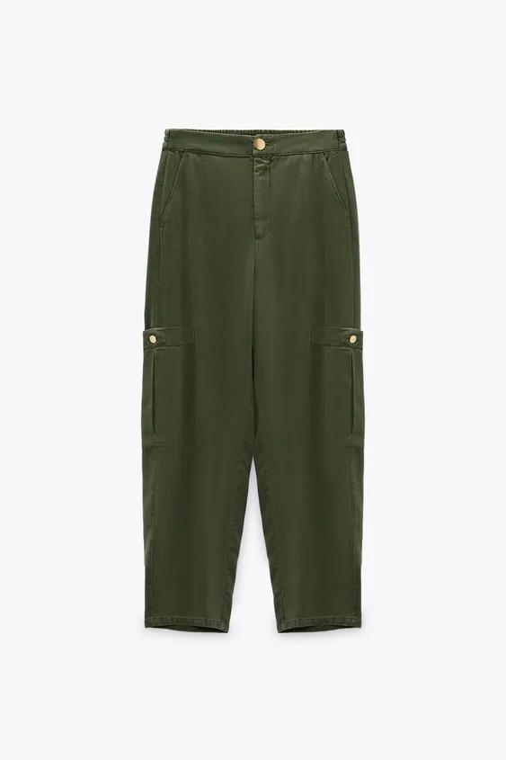 Pantalones cargo verde caqui, de Zara