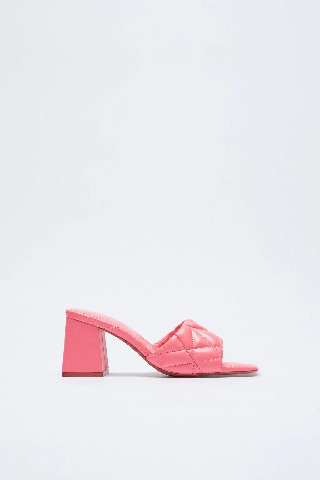 Sandalia acolchada rosa