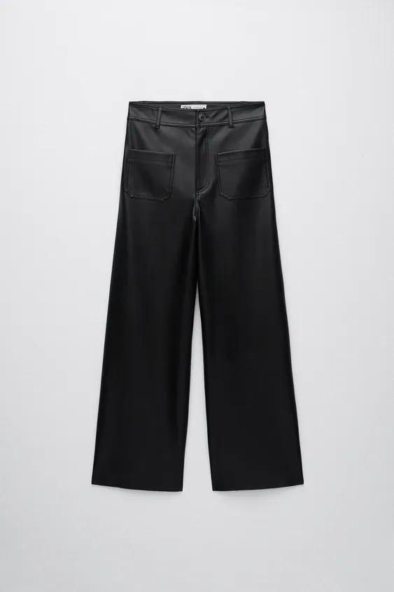 Pantalón de cuero, de Zara(