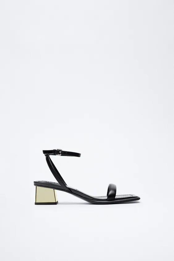 Sandalias negras de tacón cómodo, de Zara