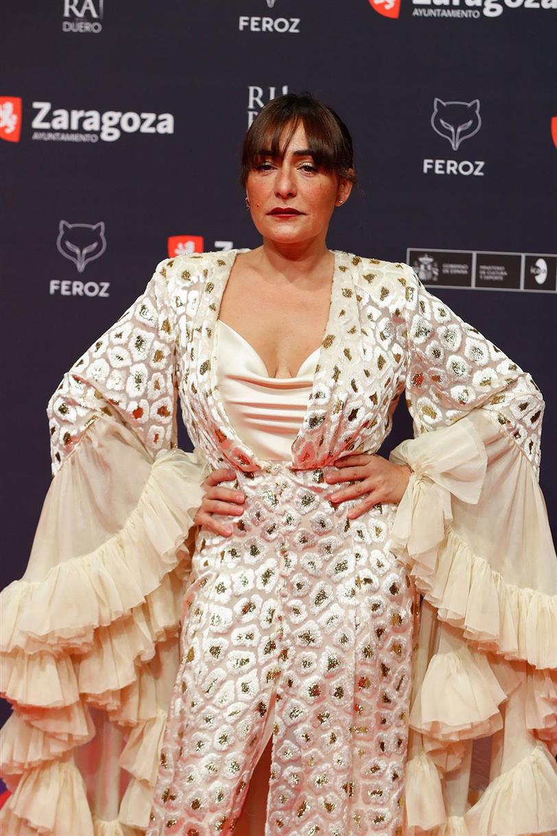 Candela Peña en los Premios Feroz 2022 con vestido de Redondo Studio