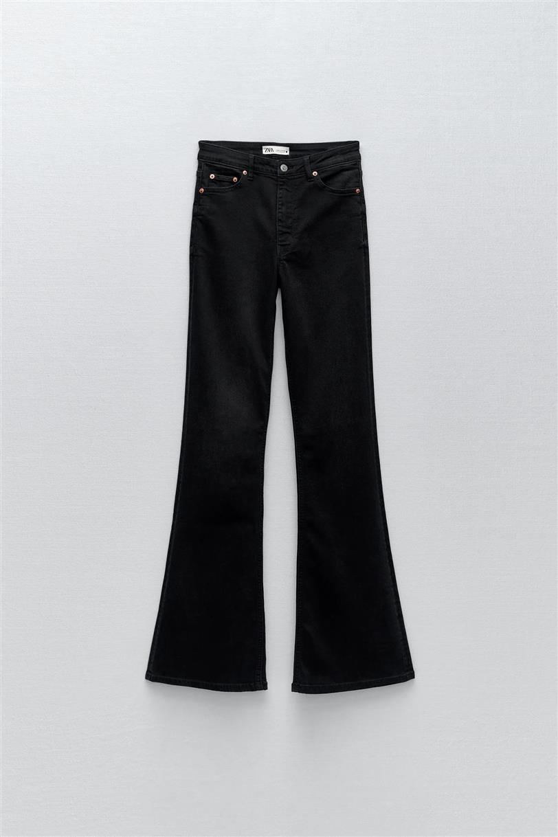 Jeans flare de tiro alto de Zara