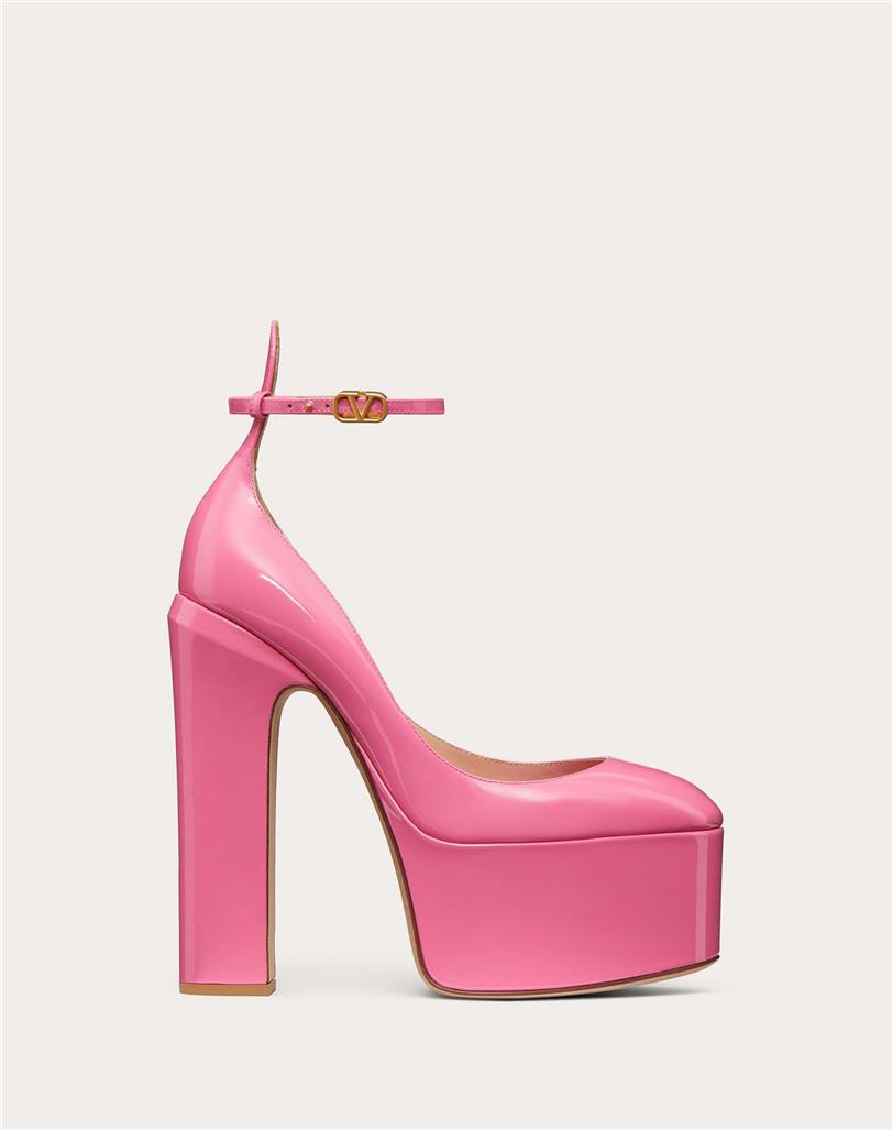 Zapatos de tacón con plataforna rosas, de Valentino