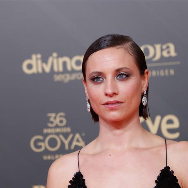 Cómo un look sencillo puede ser el más bonito de la noche de los Premios Goya 2022, por Michelle Jenner