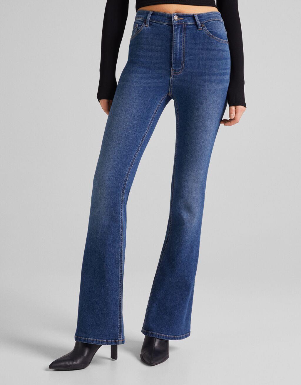 Jeans flare super high waist ajustado, Bershka