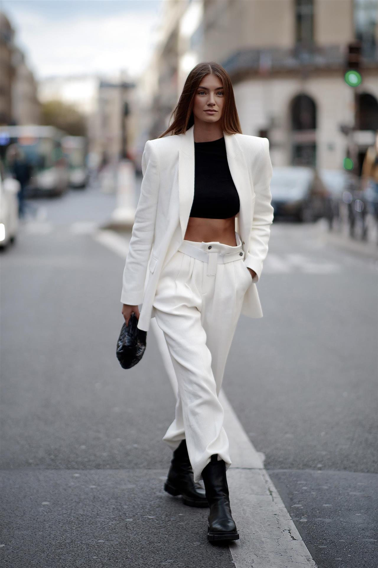 traje blanco street style