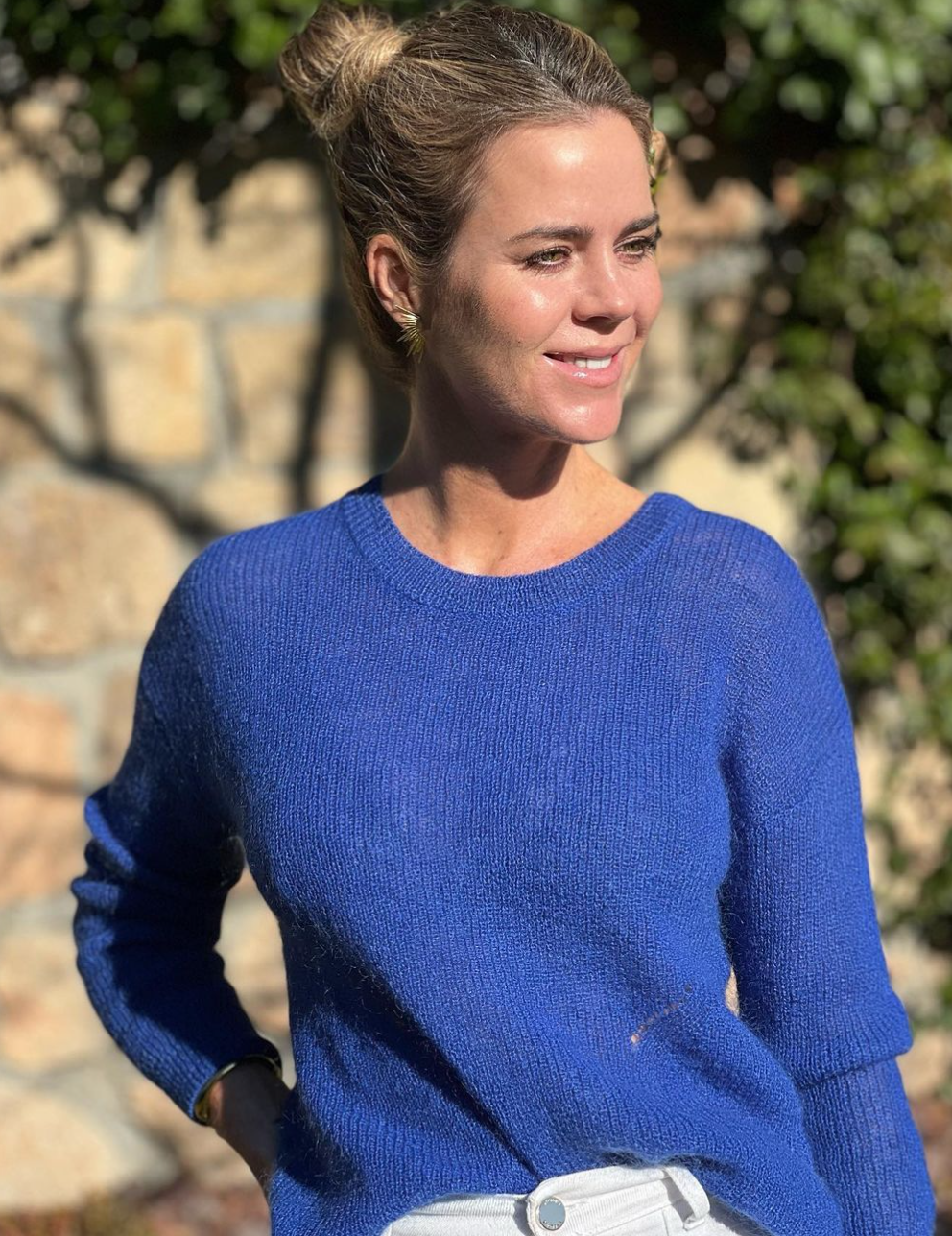 Amelia Bono con jersey azul