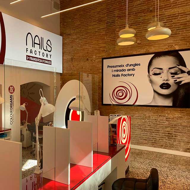 Nails Factory abre su centro más chic en Barcelona, ¡y probamos su manicura estrella! 