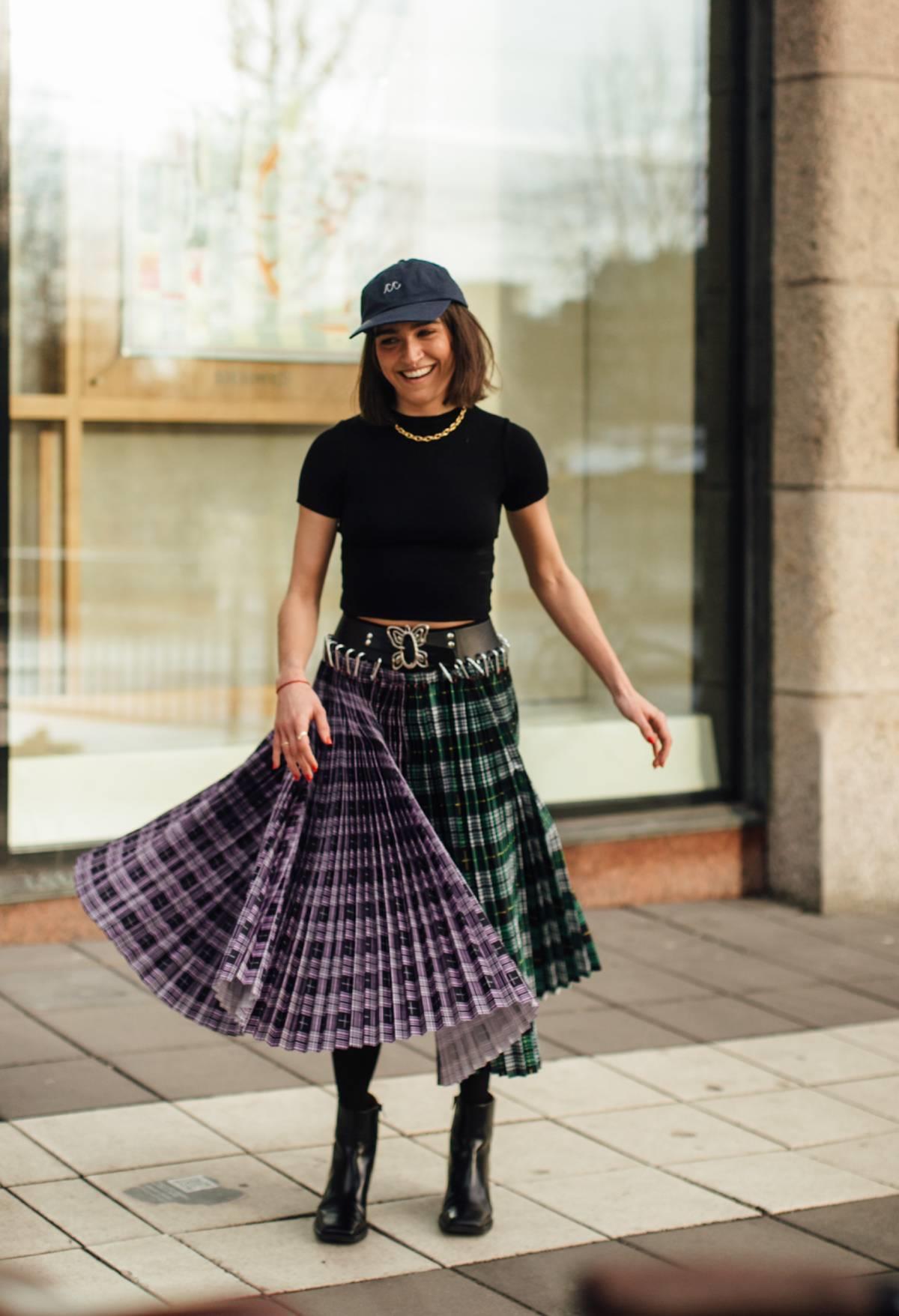 encerrar irregular claridad Cómo combinar una falda escocesa, de cuadros o tartán en looks de moda