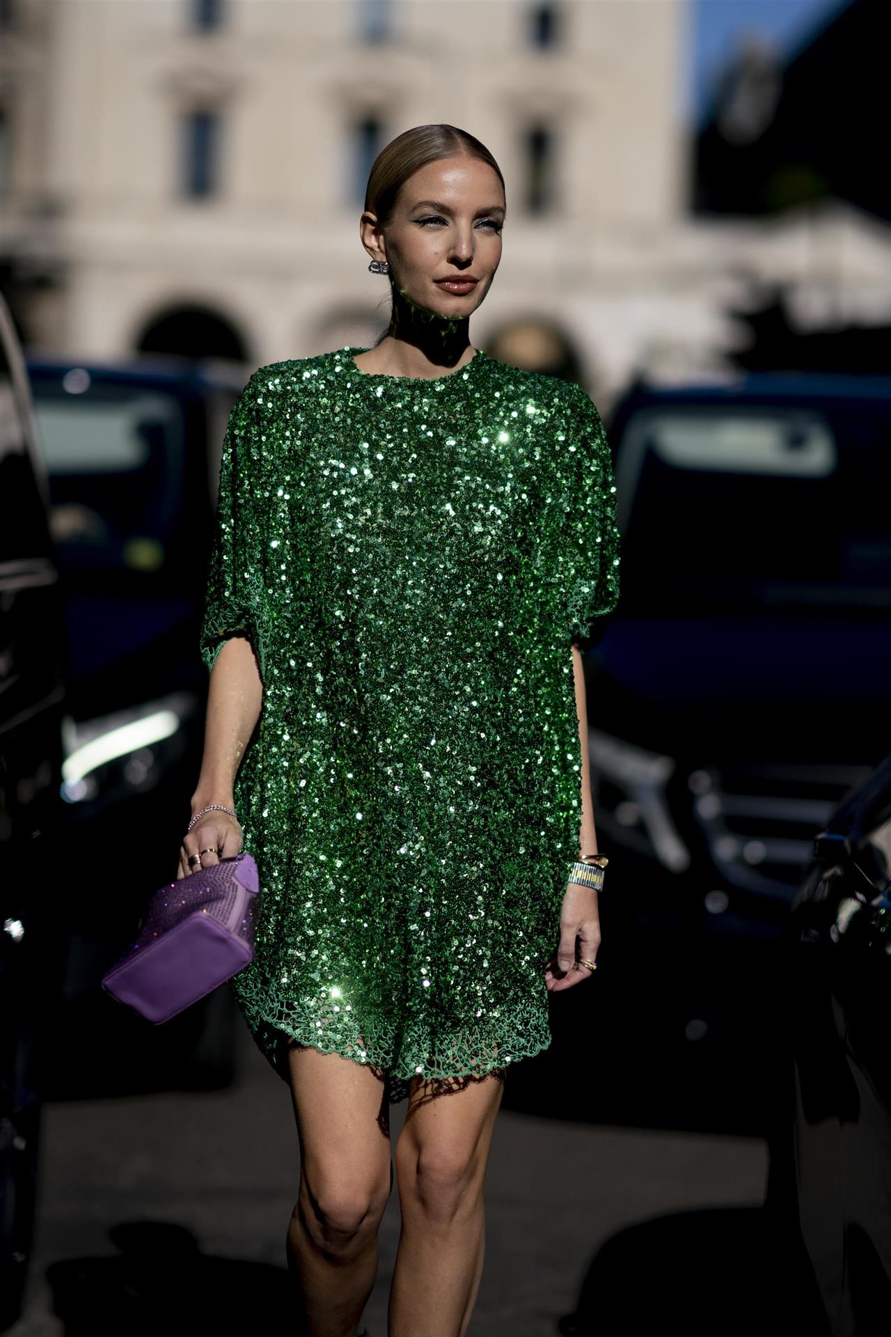 street style vestido verde lentejuelas