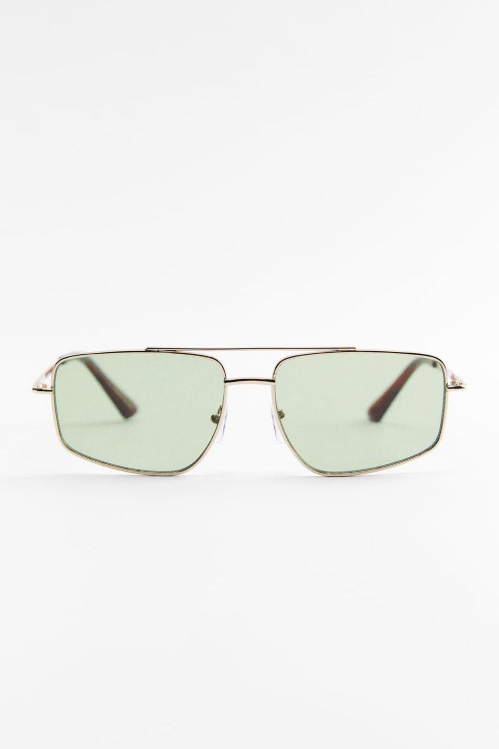 Gafas de sol con cristales verdes de Zara