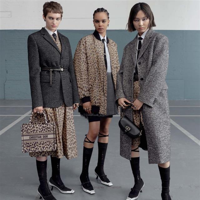 Dior reinterpreta el uniforme femenino que llevaremos en otoño 