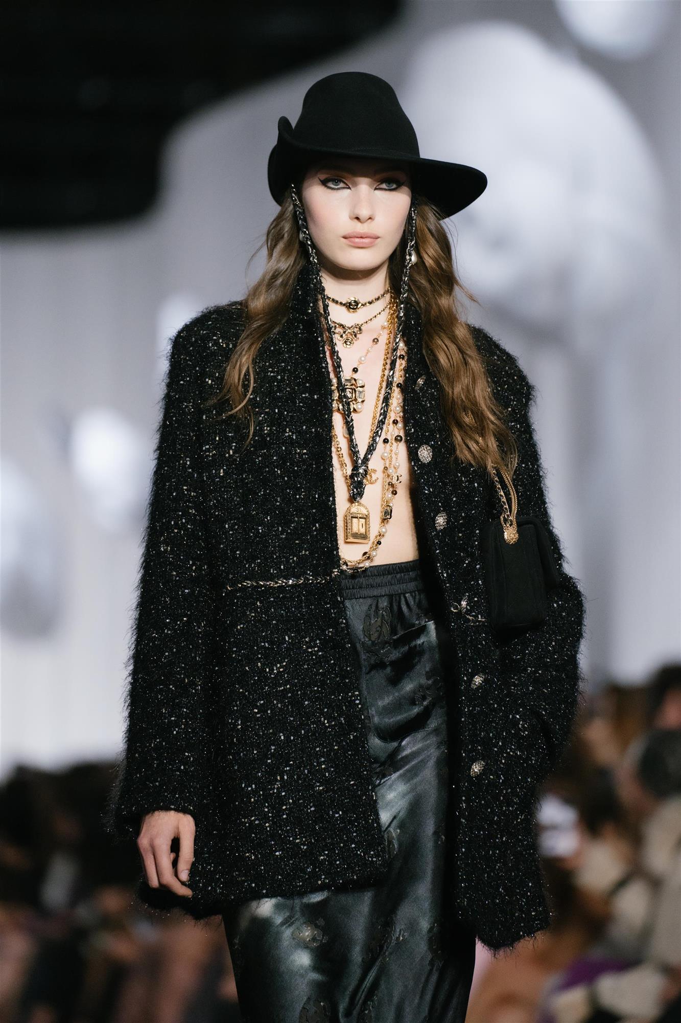 chanel 2021-22-metiers-dart-show-in-florence-copyright-chanel-035-HD. Chanel 2022 Métiers d'art en Florencia 