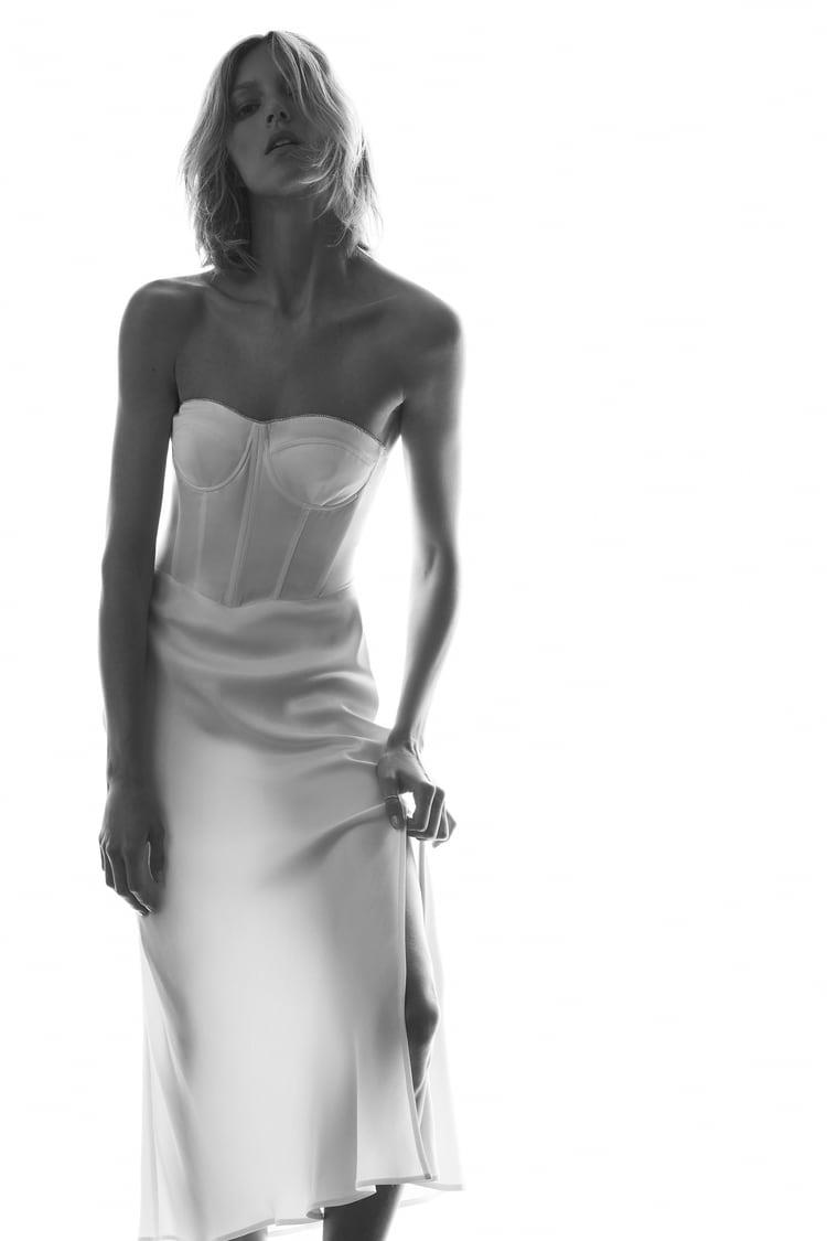 Vestido de novia de Zara con escote palabra de honor