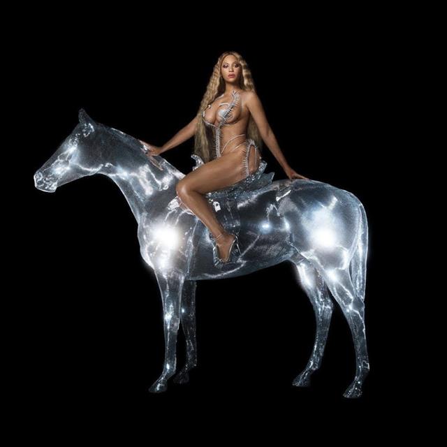 La manicura espejo del verano está inspirada en Beyoncé y el caballo plateado de la portada de su nuevo álbum