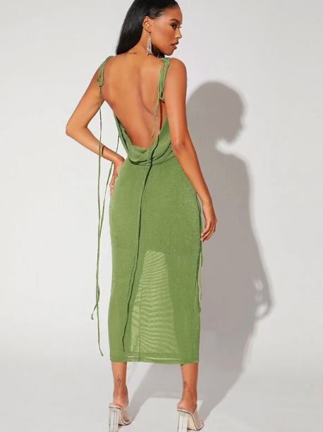 Vestido verde con escote en la espalda, como el de Mery Turiel, de SHEIN