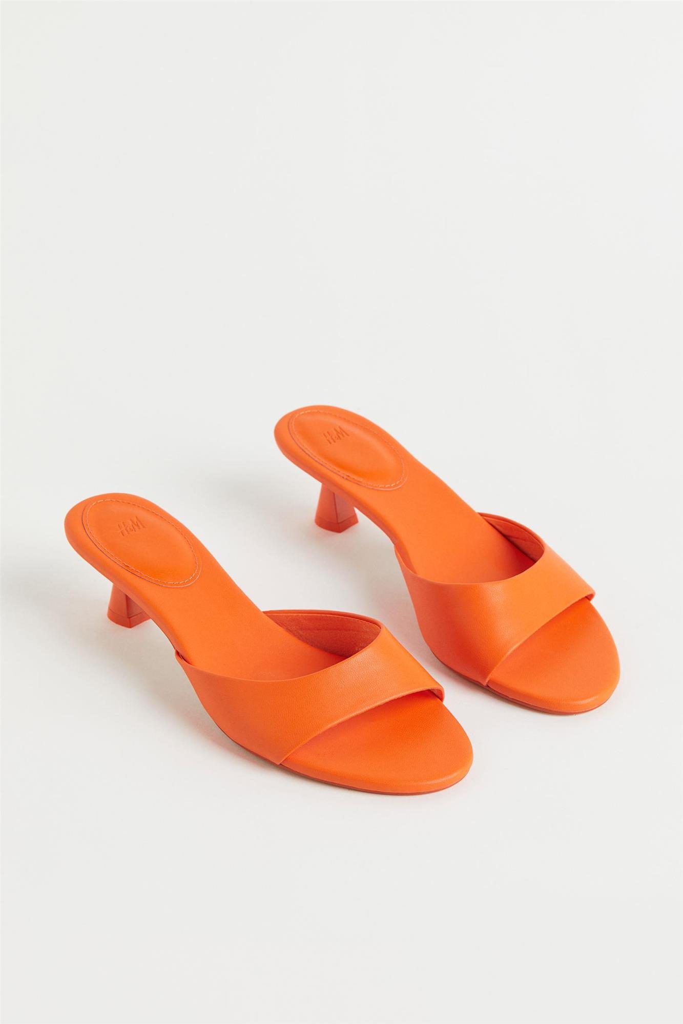 Sandalias de color naranja estilo mule de H&M