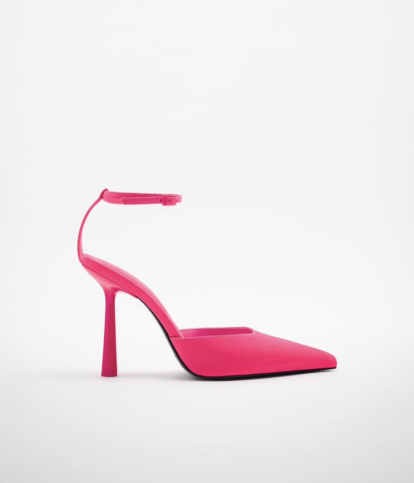 Zapatos de tacón en rosa flúor de Zara
