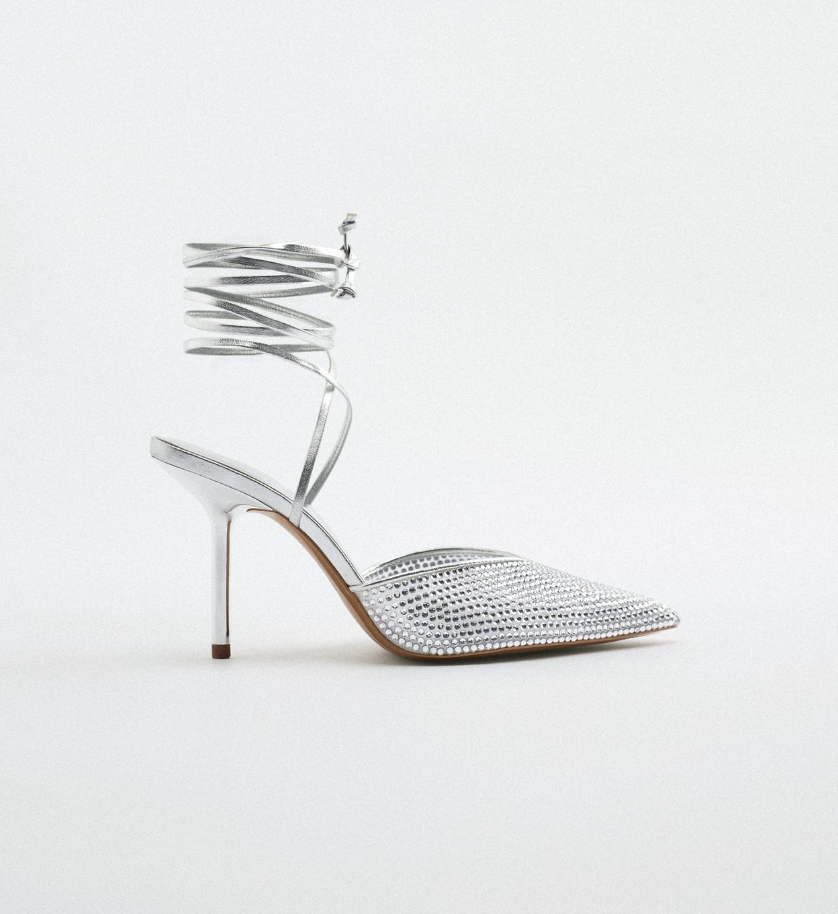 Zapatos de tacón en color plata de Zara
