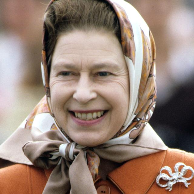 Fallece la reina Isabel II: los 10 looks que la convirtieron (también) en un mito de la moda