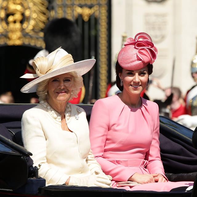 Sombreros, vestidos y un estilo sobrio y clásico,... Así es el armario de Camilla Parker, reina consorte de Reino Unido
