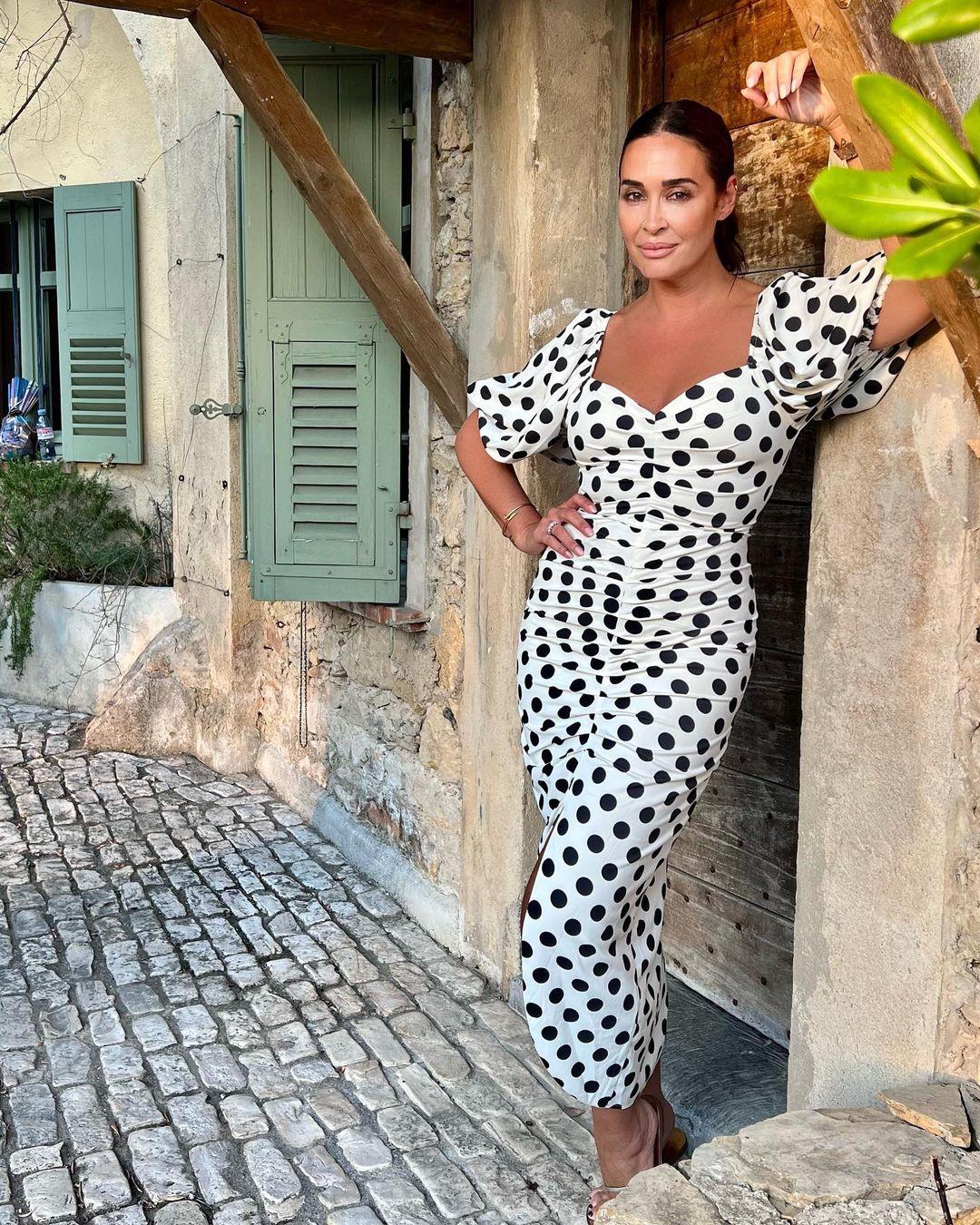 Vicky Martin Berrocal, con un look con vestido de lunares, en Instagram 