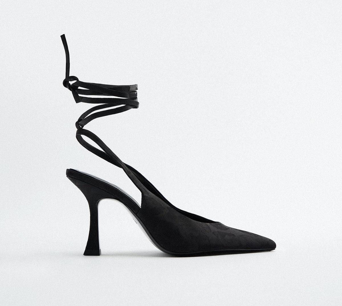 Zapatos de tacón destalonado, de Zara