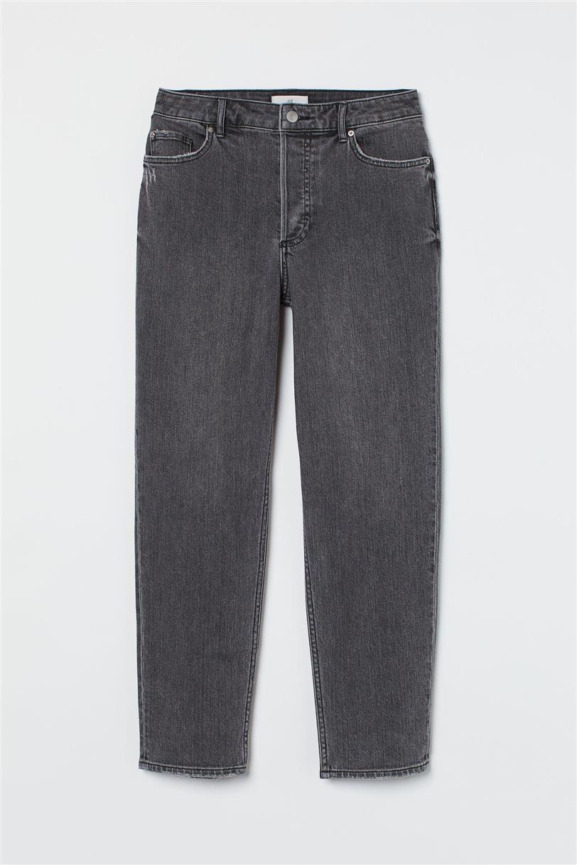 Jeans pitillo negro desgastados, de H&M 