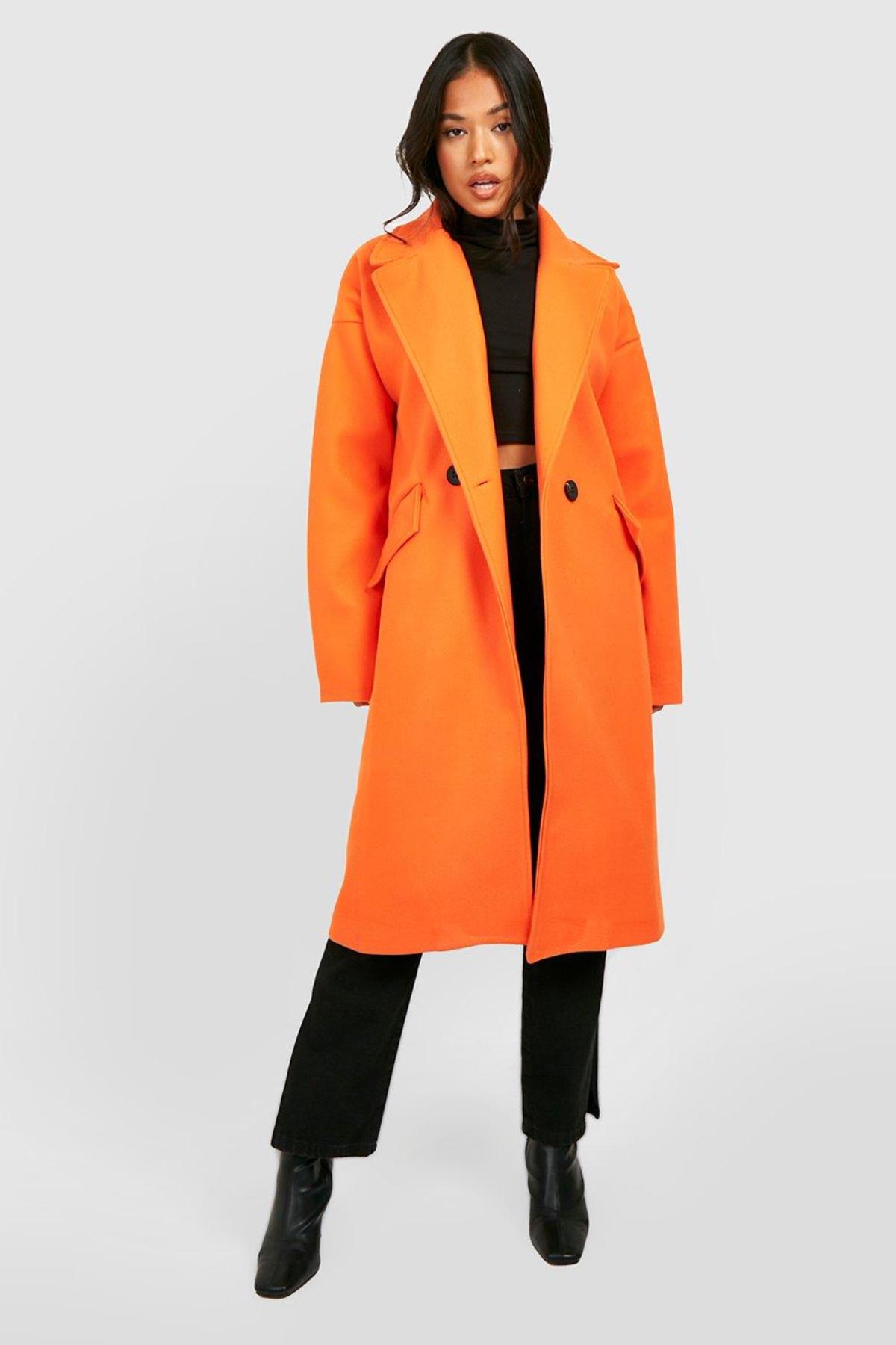 Abrigo en color naranja de Asos