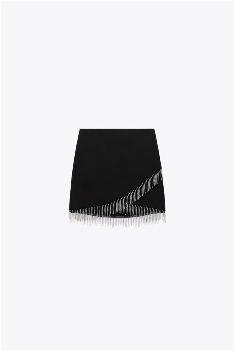 Falda mini con flecos de brillo de Zara