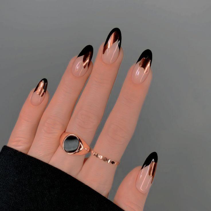 Uñas negras elegantes minimalistas